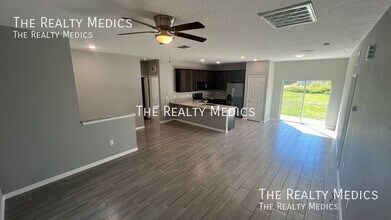 2640 Dennis Ave SE in Palm Bay, FL - Building Photo - Building Photo