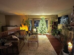 9532 Dundas Cir in Anchorage, AK - Building Photo - Building Photo