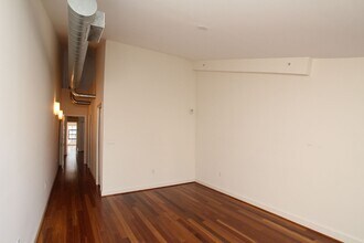 239 Market St in Philadelphia, PA - Building Photo - Building Photo