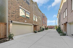 8731 Bryam St in Houston, TX - Building Photo