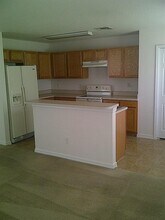 681 Cresting Oak Cir in Orlando, FL - Building Photo - Building Photo