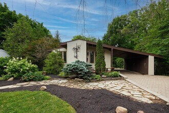 2349 Eastcleft Dr in Columbus, OH - Building Photo - Building Photo