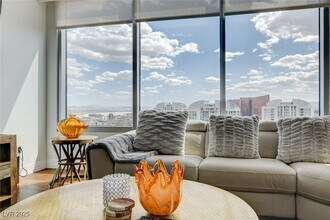 222 Karen Ave in Las Vegas, NV - Foto de edificio - Building Photo