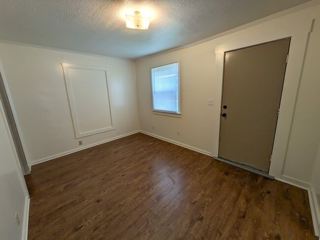240 Moreland St in Vidor, TX - Building Photo - Building Photo