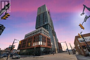 39 Mary St in Barrie, ON - Building Photo