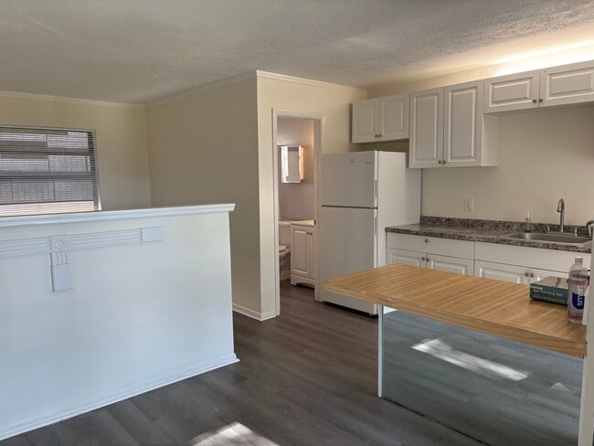 1081 SE Monterey Rd, Unit C26 in Stuart, FL - Building Photo - Building Photo