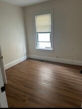 159 Black Rock Ave, Unit 1 in Bridgeport, CT - Foto de edificio - Building Photo