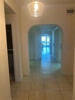 10700 NW 66th St in Doral, FL - Building Photo