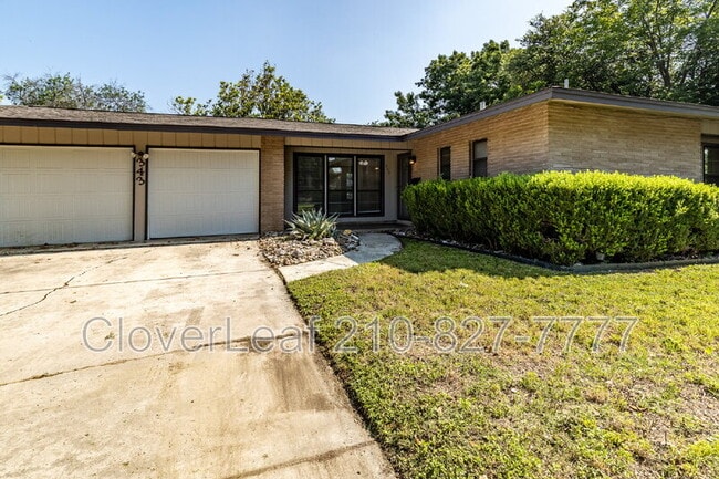 343 Montfort Dr in San Antonio, TX - Building Photo - Building Photo