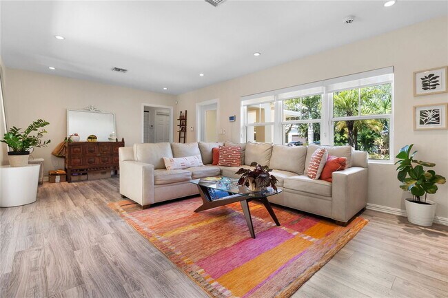 property at 726 NE 19th Ave