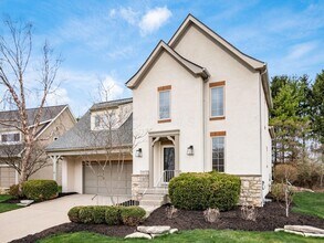 4359 Tavistock Cir in Powell, OH - Foto de edificio - Building Photo