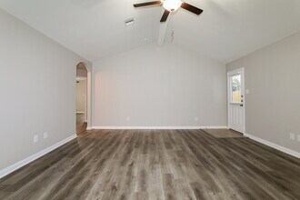 27049 Leonardo Dr in Magnolia, TX - Building Photo - Building Photo