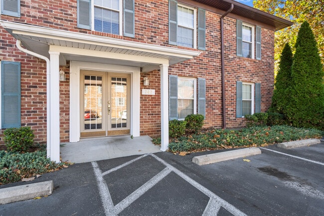 property at 747 N Hite Ave