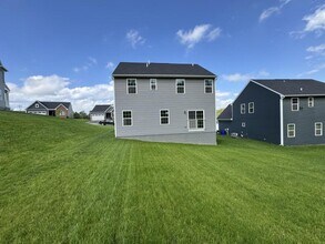 13 Dana Dr in Coraopolis, PA - Building Photo - Building Photo