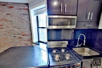 East 5th Street, Unit B1 in New York, NY - Building Photo - Building Photo