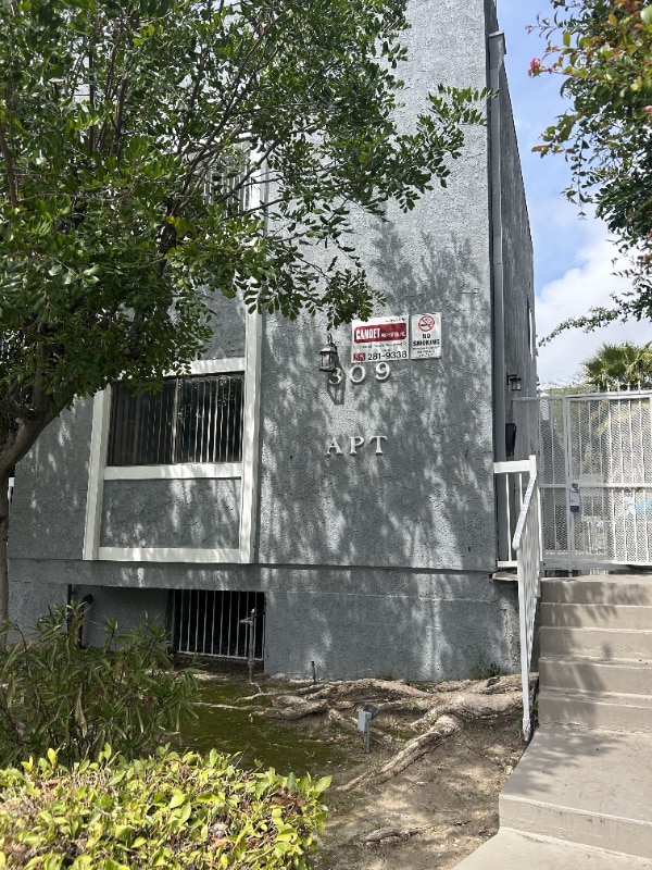 309 E Elk Ave, Unit 107 in Glendale, CA - Foto de edificio - Building Photo