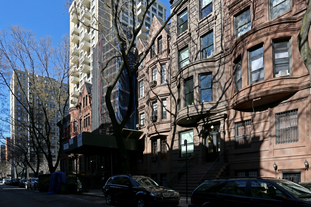 53 W 90TH St in New York, NY - Building Photo