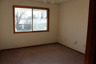 1003 Parkway Dr in Boone, IA - Building Photo - Interior Photo