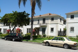 4003 Leeward Ave in Los Angeles, CA - Building Photo - Building Photo