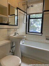 63 Fellsway W, Unit 6 in Medford, MA - Foto de edificio - Building Photo