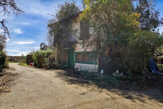 1980 Pacheco Pass Hwy in Gilroy, CA - Building Photo - Building Photo