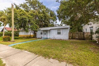3036 19th Ave S in St. Petersburg, FL - Building Photo - Building Photo