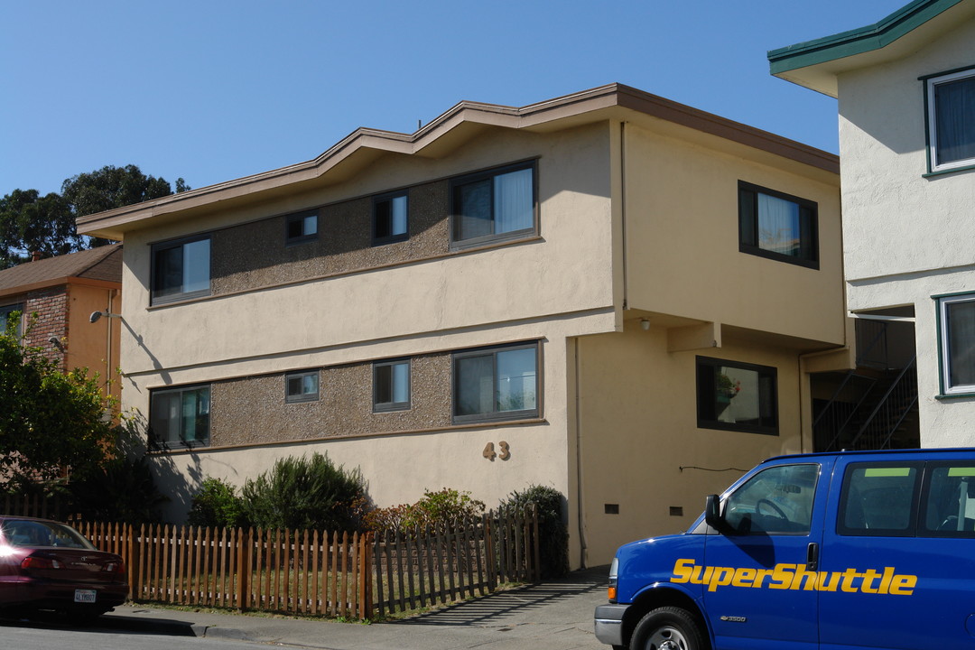 43 Broadway in Millbrae, CA - Building Photo