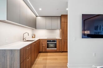 280 Spear St, Unit 30H in San Francisco, CA - Building Photo - Building Photo