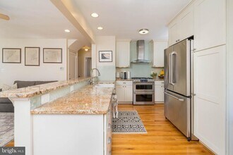 1334 Bayliss Dr in Alexandria, VA - Building Photo - Building Photo