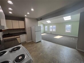 558 Connecticut Ave in Norwalk, CT - Building Photo - Building Photo