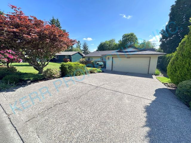 property at 18660 Roundtree Dr