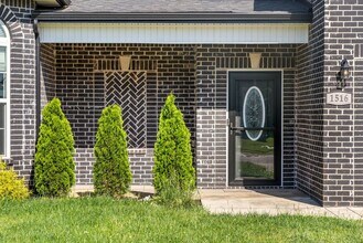 1516 Kestrel Dr in Clarksville, TN - Building Photo - Building Photo