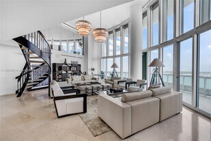 1643 Brickell Ave in Miami, FL - Building Photo