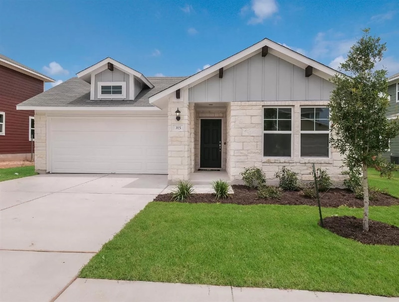 315 Schuylerville Dr in Elgin, TX - Building Photo