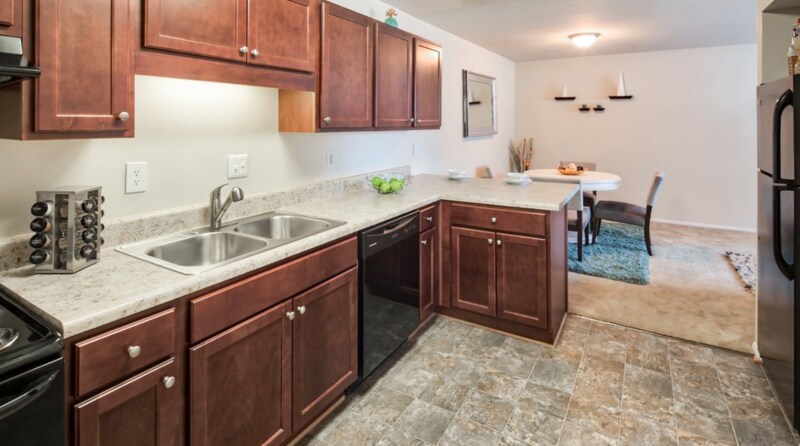 5301 Justin Ct-Unit -304 in Virginia Beach, VA - Building Photo