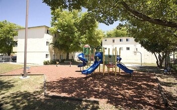 800 NE 12th Ave in Homestead, FL - Building Photo - Building Photo