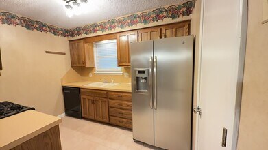 7201 S Date Pl in Broken Arrow, OK - Building Photo - Building Photo