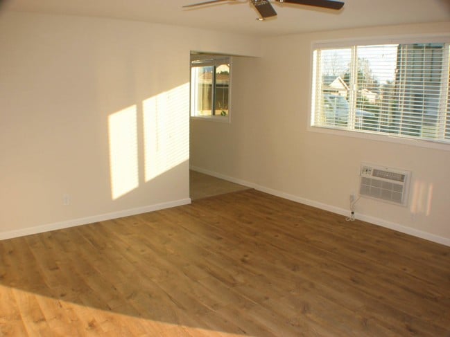 3567 N E St, Unit NA in San Bernardino, CA - Building Photo - Building Photo