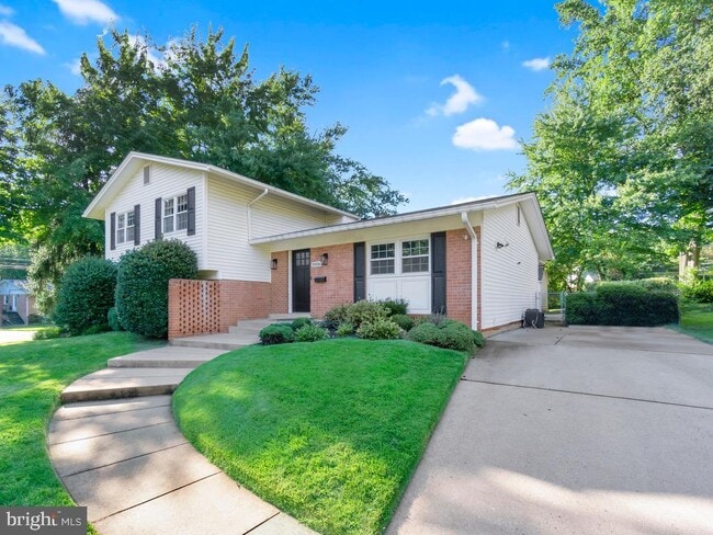10106 Crimson Cir in Fairfax, VA - Building Photo - Building Photo