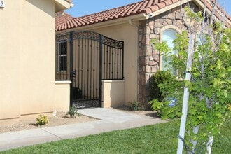 6663 N Ofelia Dr in San Bernardino, CA - Building Photo - Building Photo