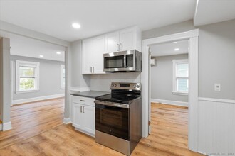 816 Pacific St in Stamford, CT - Building Photo - Building Photo
