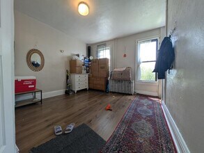 5158 Hillcrest St in Pittsburgh, PA - Building Photo - Building Photo