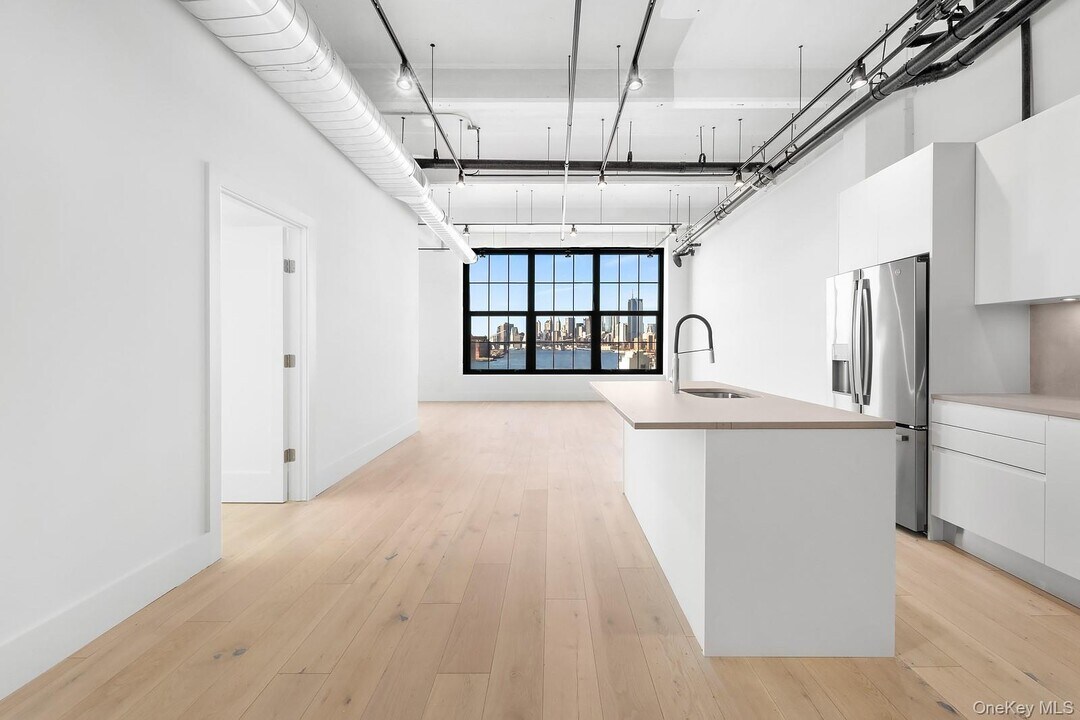 475 Kent Ave in Brooklyn, NY - Building Photo