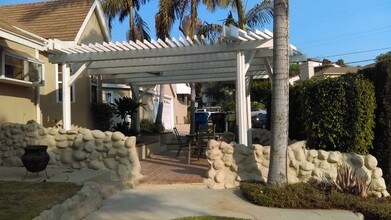 162 Westmont Dr in Alhambra, CA - Building Photo - Building Photo