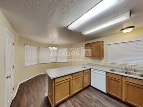 11468 River Run Pky in Henderson, CO - Foto de edificio - Building Photo