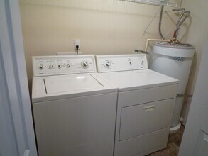 1956 S G St, Unit C in Tacoma, WA - Building Photo - Building Photo