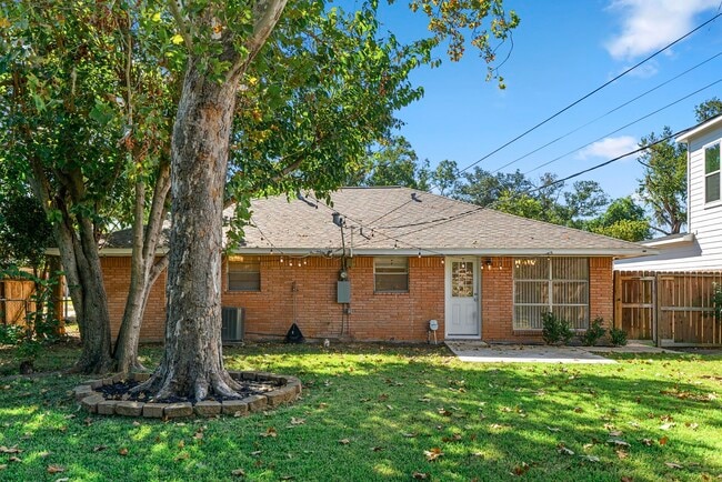 9614 Long Branch Ln in Houston, TX - Building Photo - Building Photo