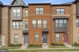 2818 Dart Dr in Alexandria, VA - Building Photo