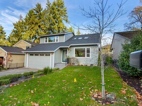 35 Oriole Ln in Lake Oswego, OR - Building Photo - Building Photo