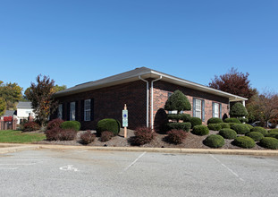 Laurel Forest in Hickory, NC - Foto de edificio - Building Photo